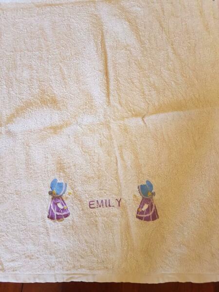 EMILY pink embroidered towel