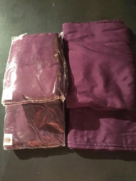 4 x Rectangle Purple Tablecloth (10-12 Seater)