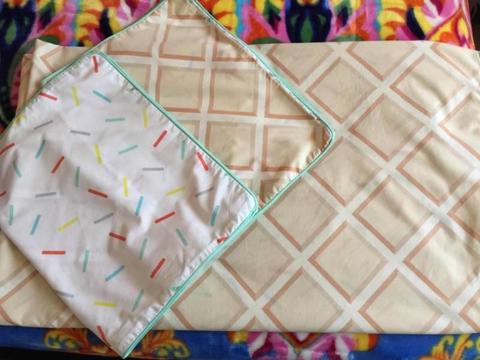 DOUBLE BED ICE CREAM QUILT COVER AND 2x PILLOWCASES