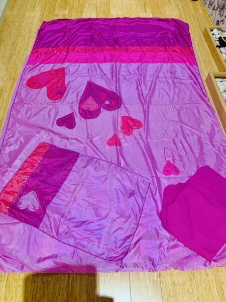 2 x girls single quilt cover sets plus 3 x fitted sheets