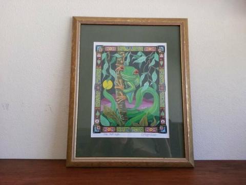 Green Tree Frog Print in Gold Wooden Frame