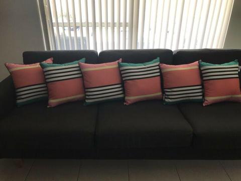 6 x brand new outdoor cushions never used