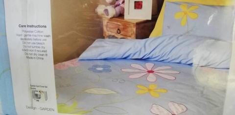 NEW Double Bed Quilt Cover Freedom Brand - Flower Garden