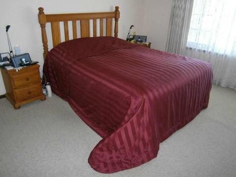 Bed spread suit queen size mattress maroon colour