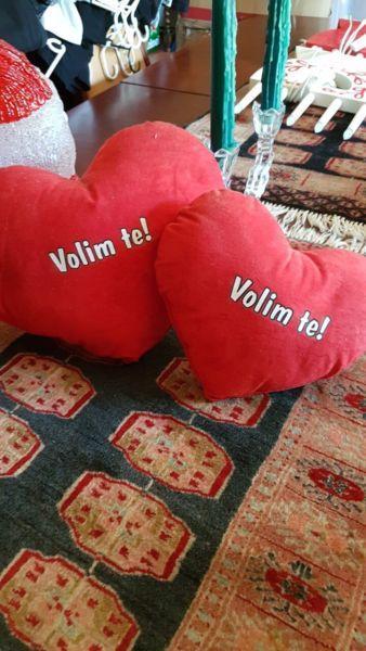 2 heart shaped pillows Serbian I love you