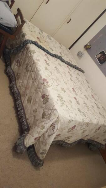 Floral bedspread double bed