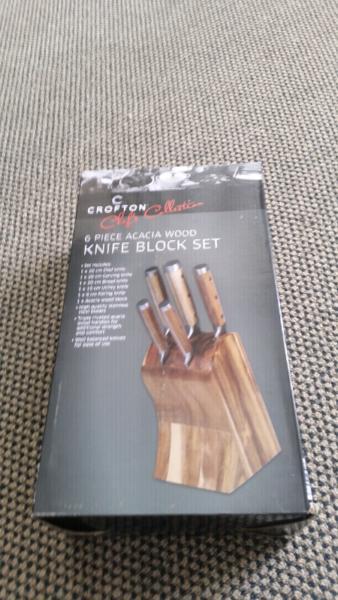 Crofton knife block set