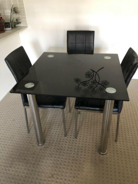 Glass dining table set