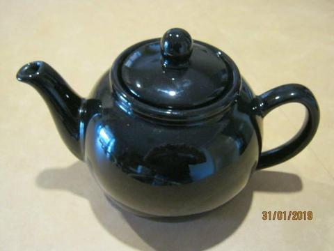 Pair of Classic Ceramic Tea Pots