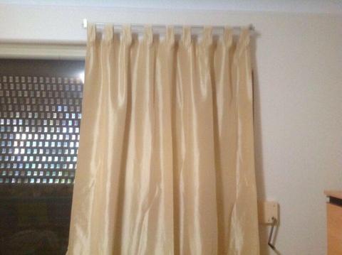 Curtains Gold (New)