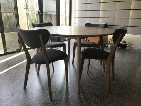 American Oak Table & Chairs