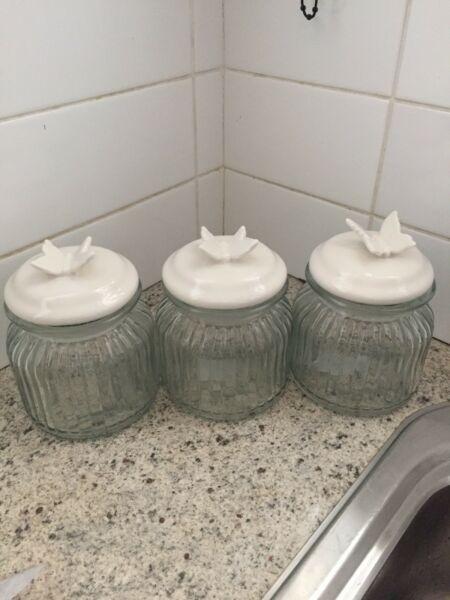 Butterfly canisters