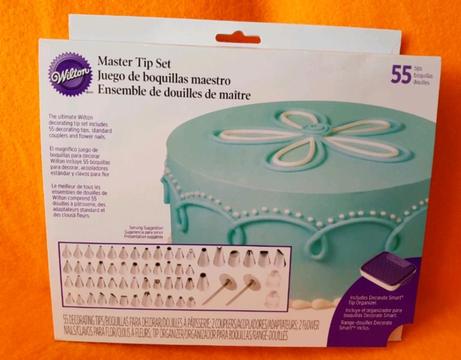 NEW Wilton 55 Piece Master Tip Piping Set Kit Cake Decorating Kit