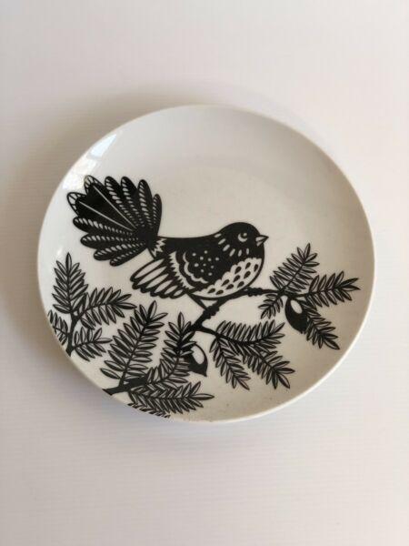 New Zealand Bird Black White plate