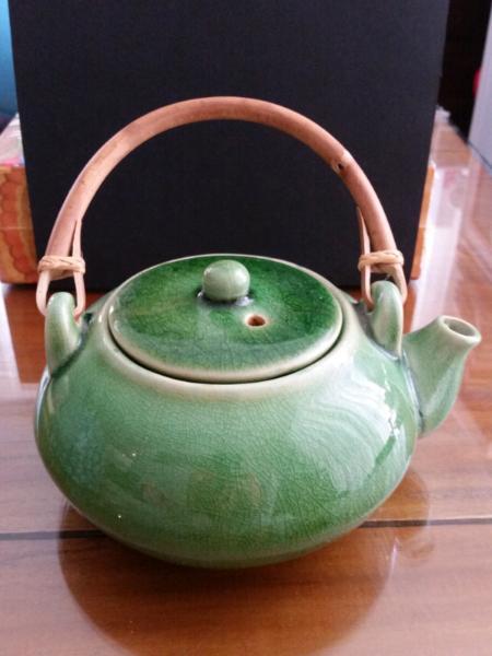 Ceramic teapots - as new - never used
