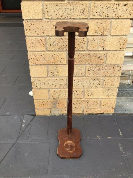 Yard glass stand - must go! Pick up only
