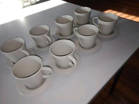 125 Cups w/ saucers