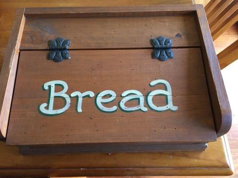 COUNTRY STYLE BREAD BOX