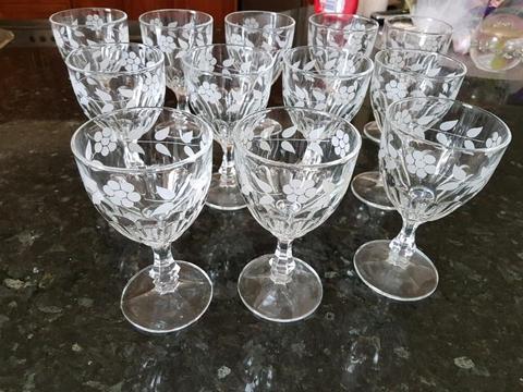VINTAGE CRYSTAL GLASS 12 WINE GOBLETS NEVER USED 35 YEARS OLD