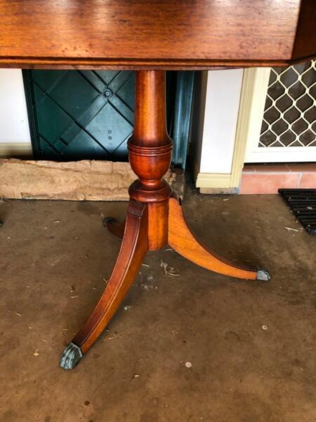 Qld maple antique extension table