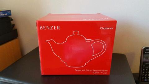 Benzer Teapot Brand New in Box
