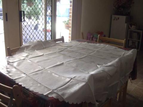 ROUND WHITE TABLECLOTH - CHRISTMAS TREE PATTERN