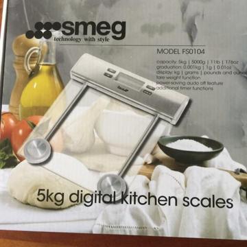 SMEG 5kg digital kitchen scales - brand new