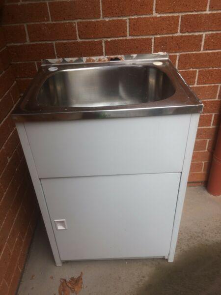 Clark laundry unit with sink - 600mm wide