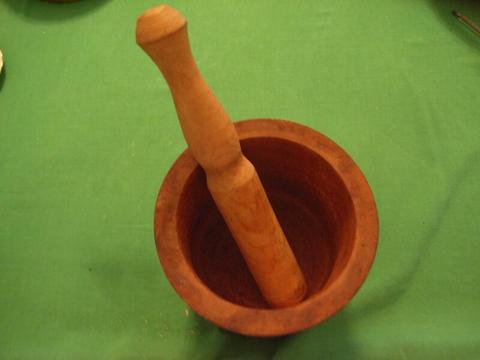 HARDLY USED VINTAGE 30+ YEARS OLD WOODEN HERB AND SPICE MASHER