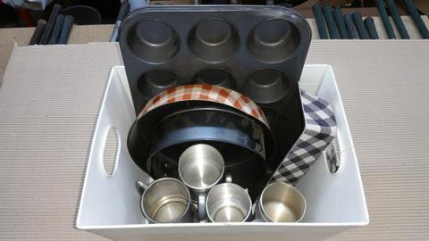 Kitchen cooking items trophy cup's baking pans tefal cup cakes