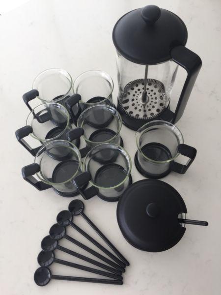 Bodum Coffee French Press and 6 cups & accessories