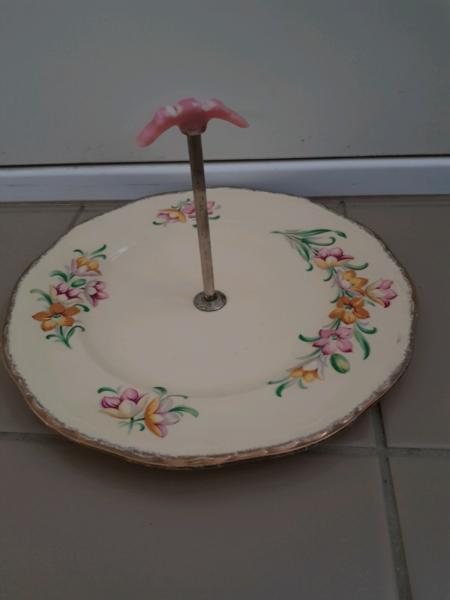 ALFRED MEAKIN VINTAGE CAKE STAND