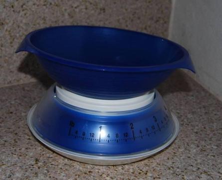 New Tupperware Healthy Basics Scale, Bowl & Seal Set
