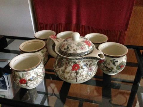 tea pot set with filter and cups