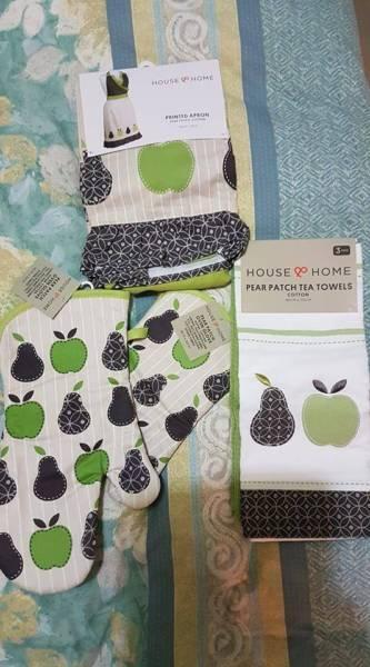 House and Home Apron, Oven mitts, Teatowels
