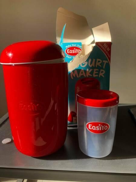 Brand new EASIYO!! Yoghurt Maker