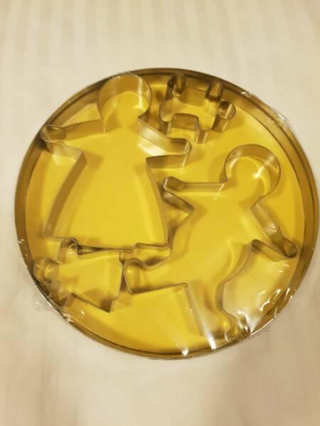 Gingerbread men cookie cutter kit: man, woman, girl and boy NEW