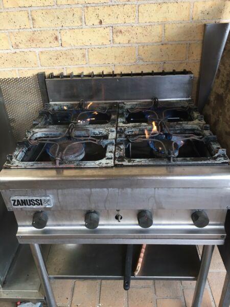 Zanussi Commercial 4 burner LPG cooktop