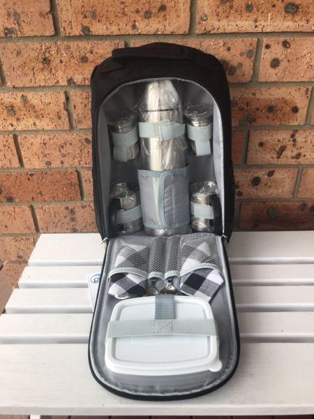 Insulated Backpack for 2 NEW with thermos with accessories