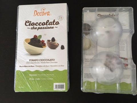 2 Decora Italy Polycarbonate hemisphere chocolate Mould wth base