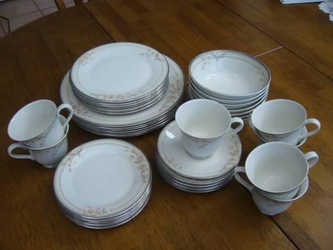 Royal Doulton Dinner Set