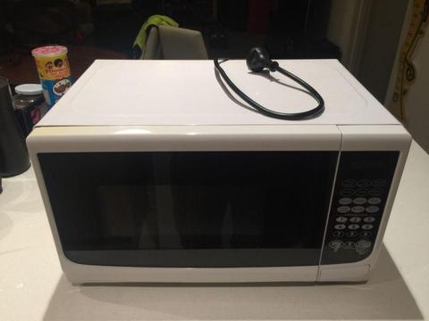 Home maker EM720CWW microwave