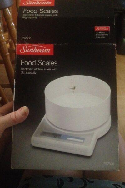 Kitchen Food Scales SUNBEAM Digital BRAND NEW with battery