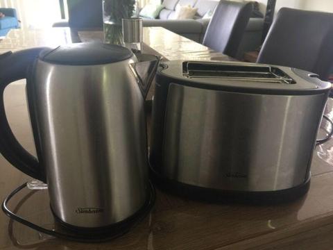 Sunbeam toaster and kettle