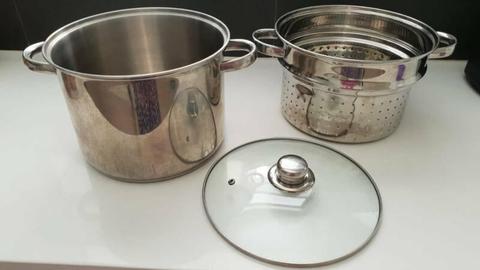 Baccarat 7L pot with strainer