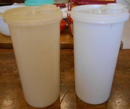 2 x Vintage Tupperware Round Tall Canister Pouring Lid #261
