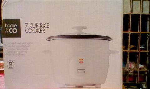 7 Cup Rice Cooker - Never unboxed - Brand New