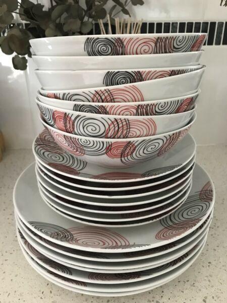 Dining plates and bowls