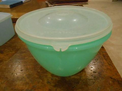 Vintage retro tupperware green lettuce container keeper crisper