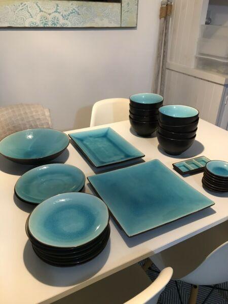 Stunning blue dining set
